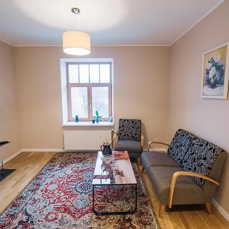 2-room In Historical Art Nouveau House דירה *